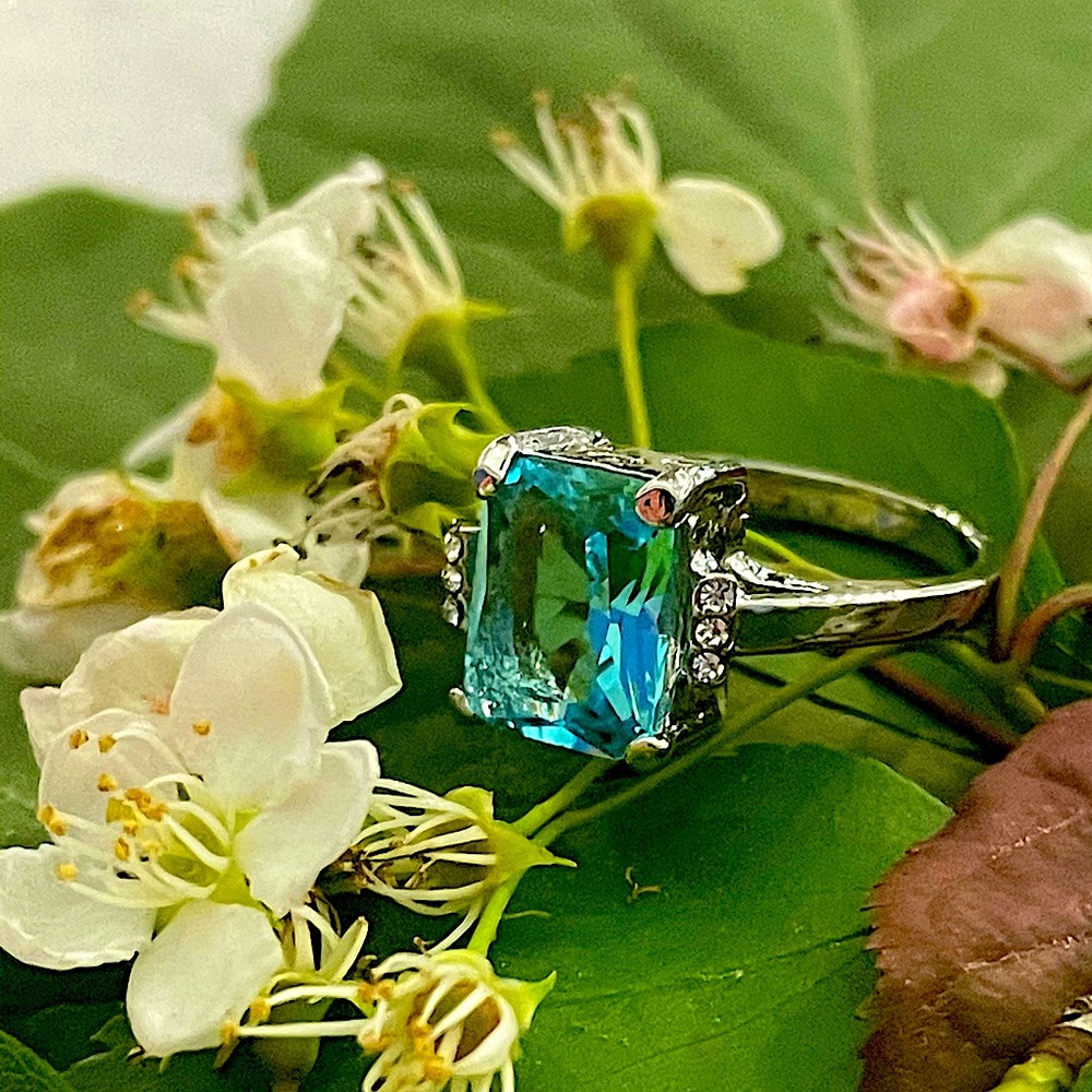AquamarineSapphireGemBaguetteSetInSilver
